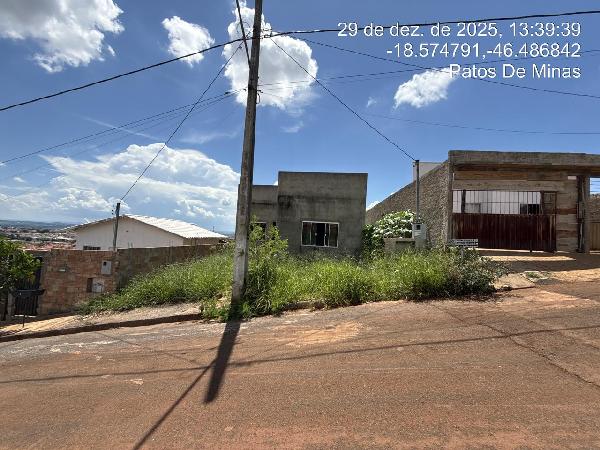 Terreno, Jardim Esperanca em Patos de Minas, MG