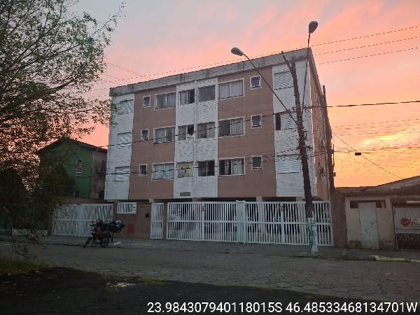 Apartamento, Parque das Bandeiras em São Vicente, SP