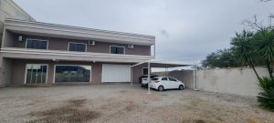 Casa, Comercial, 3 dormitório(s), 4 vaga(s) de garagem