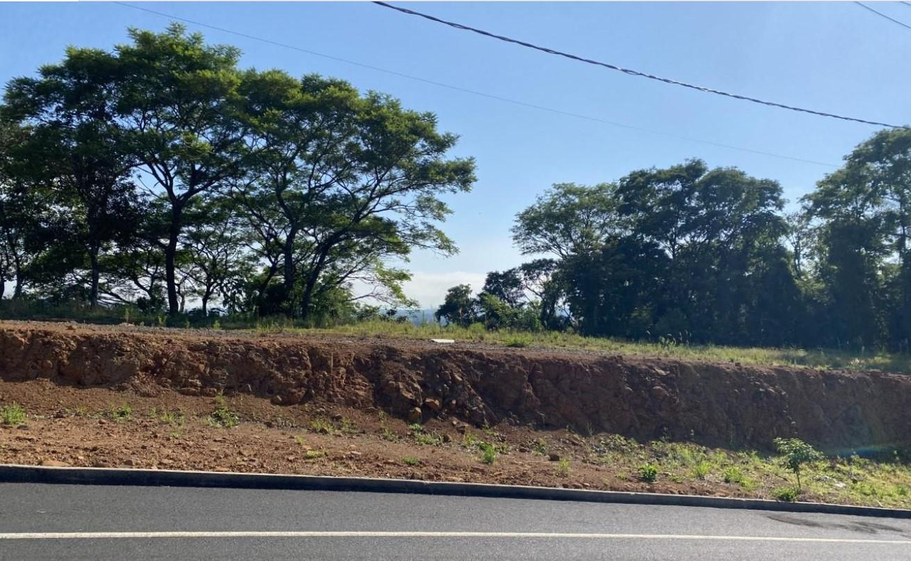 Terreno Urbano 450,24M2  - Próximo ao novo contorno, ruas asfaltadas, parte alta, área em ascensão e valorização